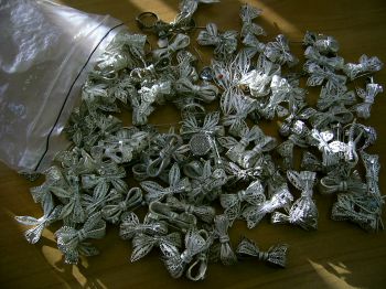 Половин килограм сребърни бижута и над 5 кг. бижутерски материал откриха митничарите на Калотина
