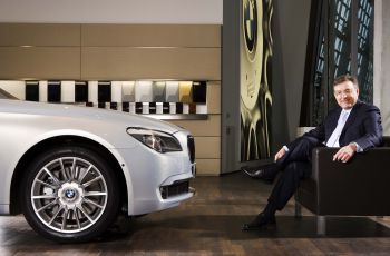 BMW смята да стане номер едно в луксозния сегмент през 2012