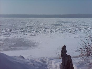 Дунава замръзна от двете страни на Русе