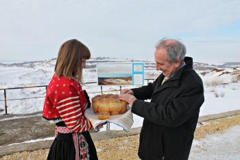 Посланикът на Украйна впечатлен от рудника и фабриката на Каолин във Ветово