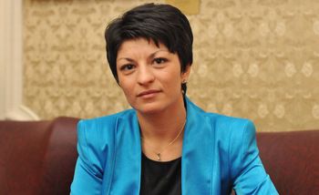 Десислава Атанасова е новият здравен министър 