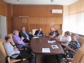 Депутатите Д. Данев и д-р Евгени Желев се срещнаха с русенци фармацевти