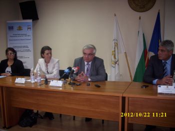 Зам. министър Д. Димитрова: От спестените 27 млн. лева от обществени поръчки ще бъде закупен линеен ускорител и за болницата в Плевен