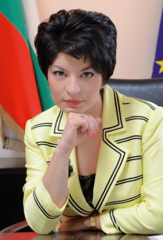 Д. Атанасова: ГЕРБ категорчно застава срещу промени в Закона за тютюнопушенето