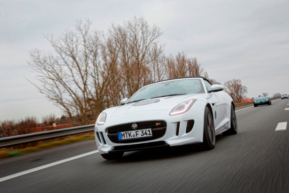 Jaguar F-TYPE печели Златен волан  на Auto Bild в Германия