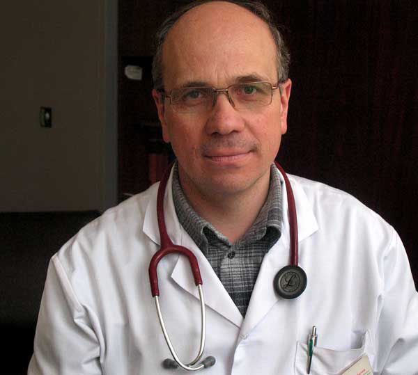 Д-р Сотир Марчев: Никой не се е измъкнал жив от живота. Но има 10 медицински правила да оцелееш