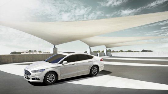 Ford Mondeo Hybrid обещава оптимален баланс