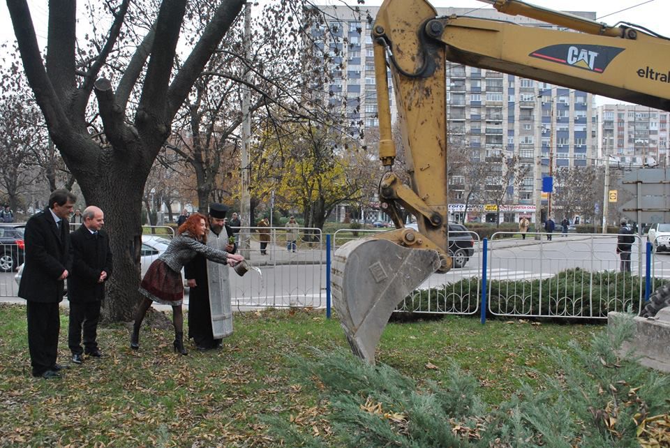 Започва реконструкцията на кръговото кръстовище на бул. „Цар Освободител” и бул. „Липник”