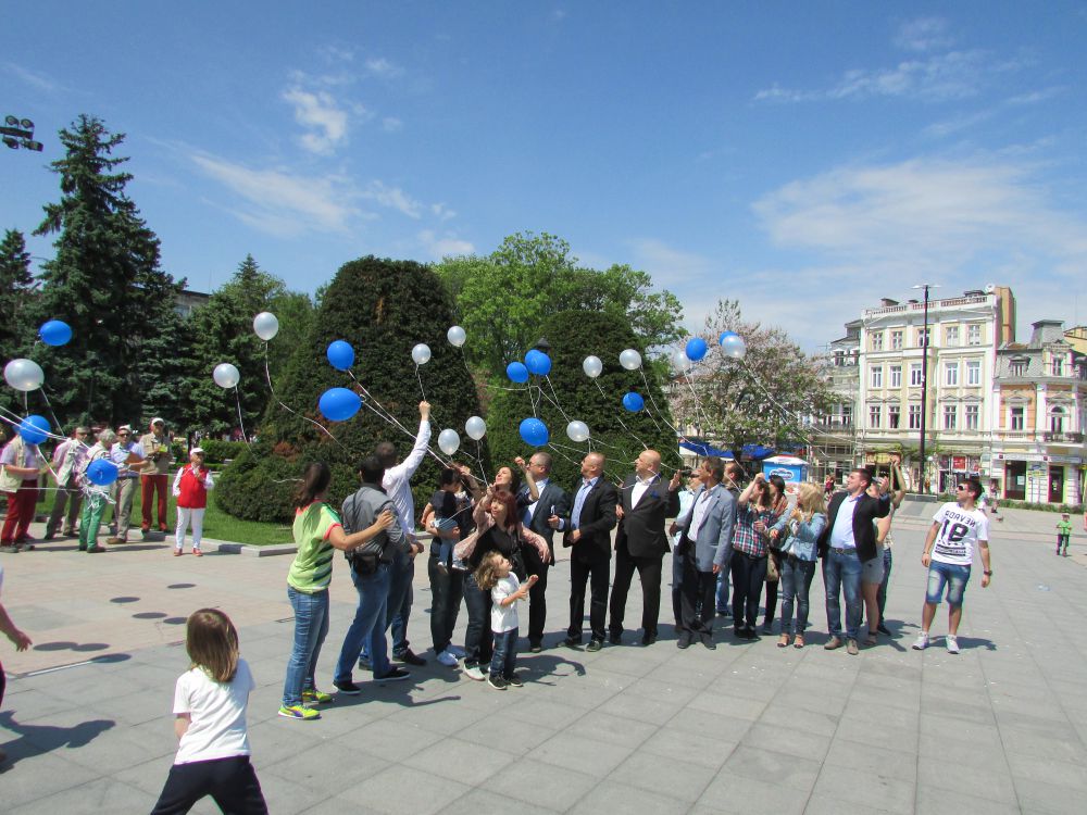 МГЕРБ – Русе пусна 28 балона със семенца на 9 май