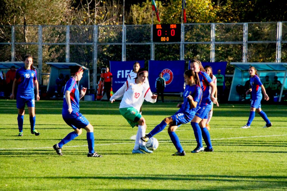 Девойките на България победиха Молдова с 4-0 в Албена