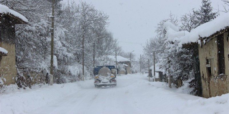 Хиляди хора  все още са без ток и вода