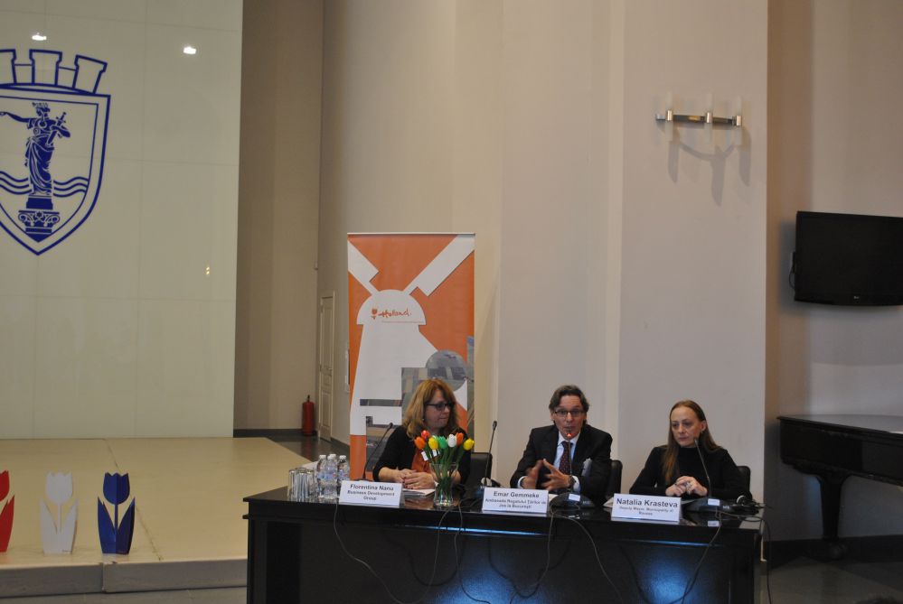 Зам.-кметът Наталия Кръстева откри семинар на тема „Ползата от сдружаването в сектор плодове и зеленчуци“