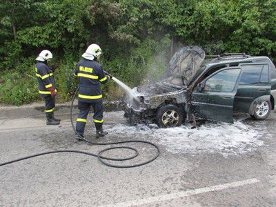 Кола пламна в движение и затвори изхода на Русе