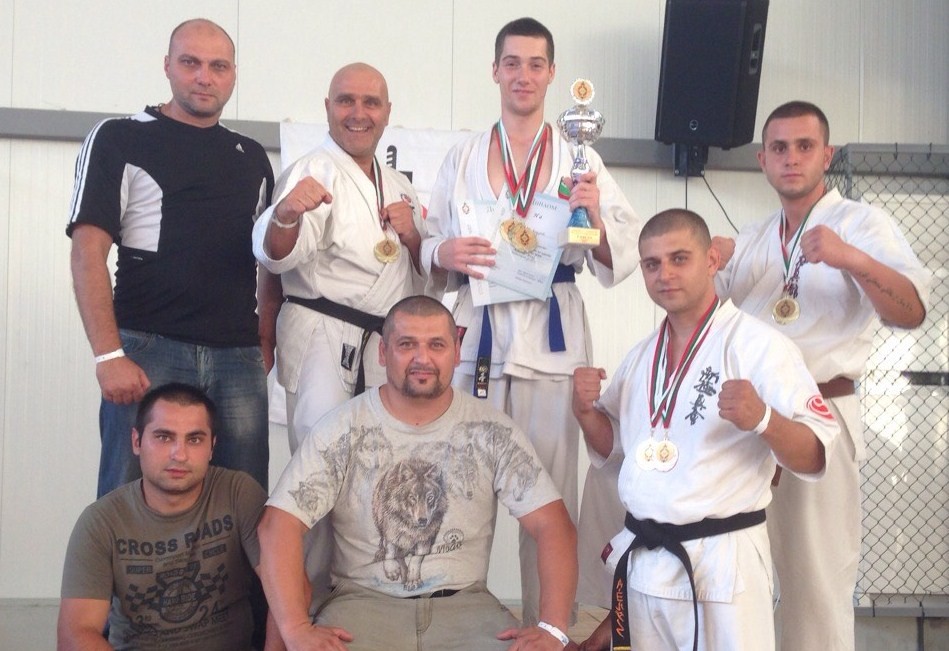 Отборът на ОДМВР- Русе стана шампион в Републиканското първенство по карате