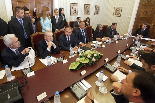 Борисов намекна, че ще подкрепи кабинет на ПФ и РБ без да е премиер