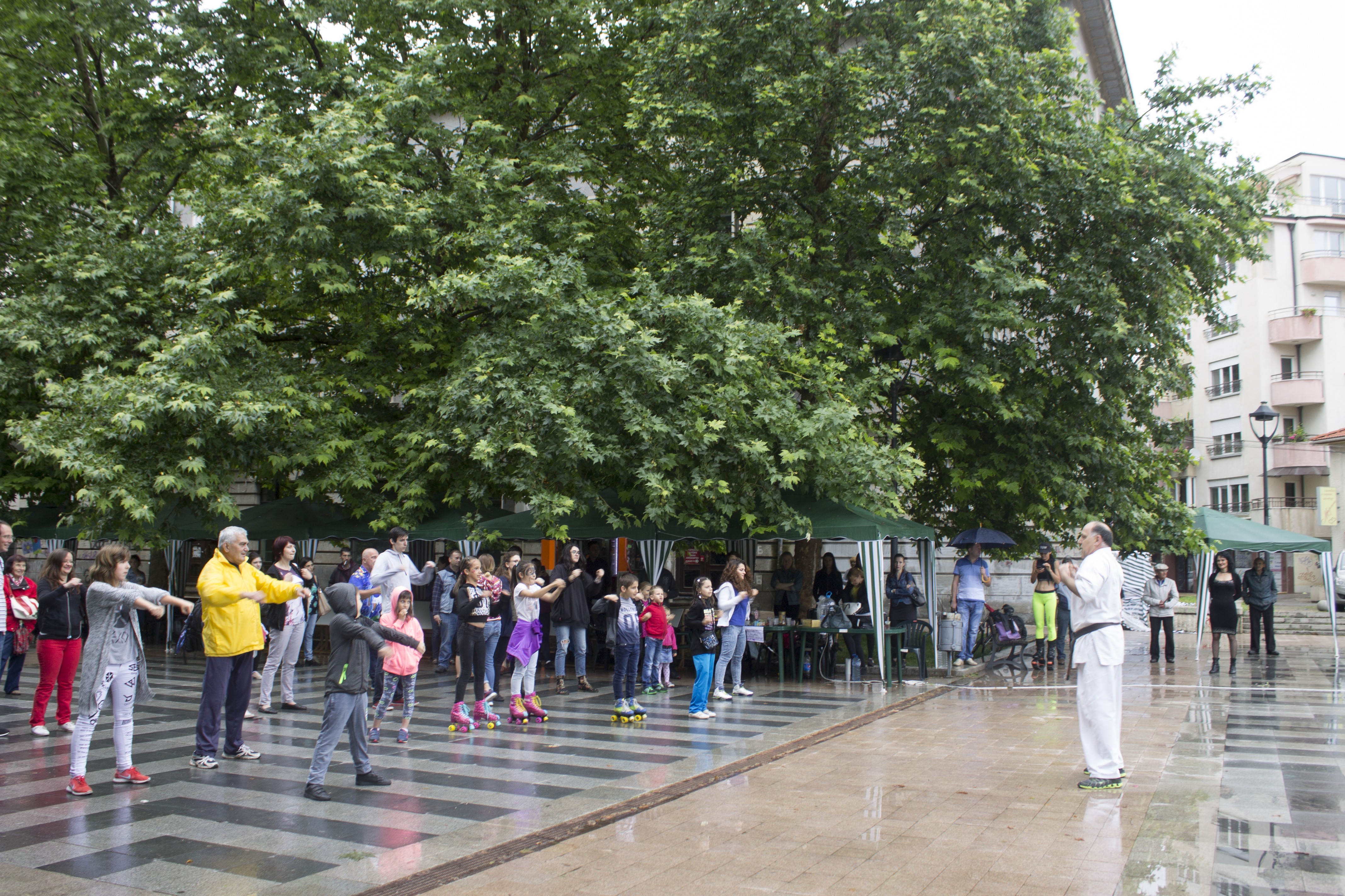 Благотворителният фестивал `Рак сайкъл` премина успешно въпреки дъжда