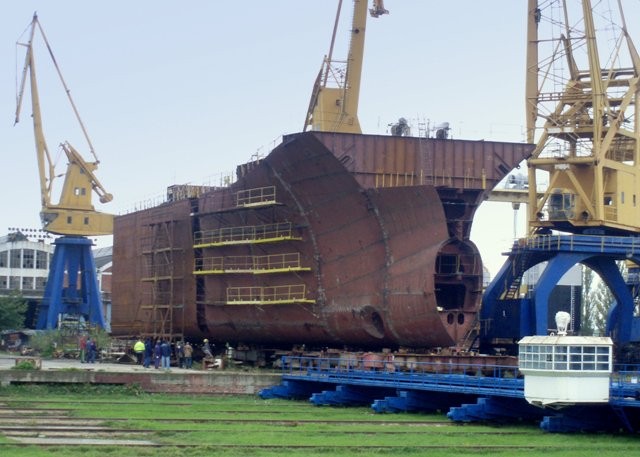    Русенската корабостроителница е обявена за публична продан за 32 млн. лева