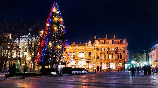 Светеща Снежанка ще орази площада в Русе за Коледа
