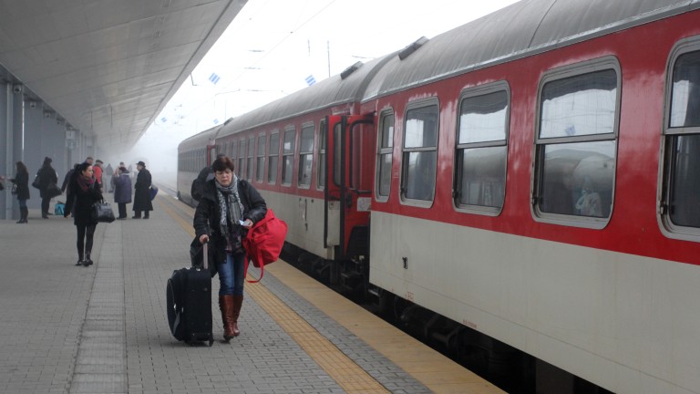 Компенсация с безплатни билети за пътниците от два нощни влака от София за Варна и Бургас