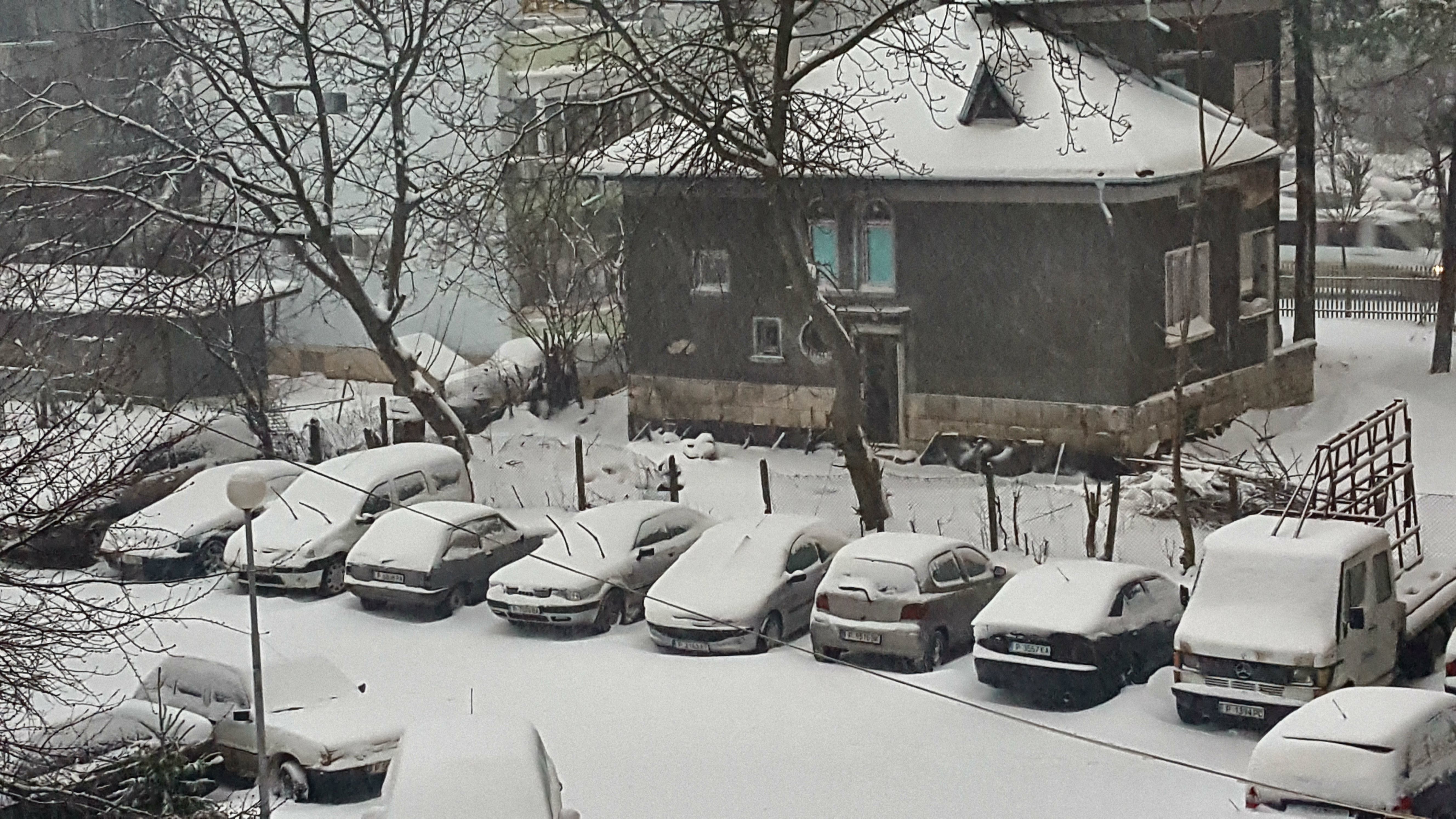 20 см. снежна покривка в Русе, 50 машини чистят в общината