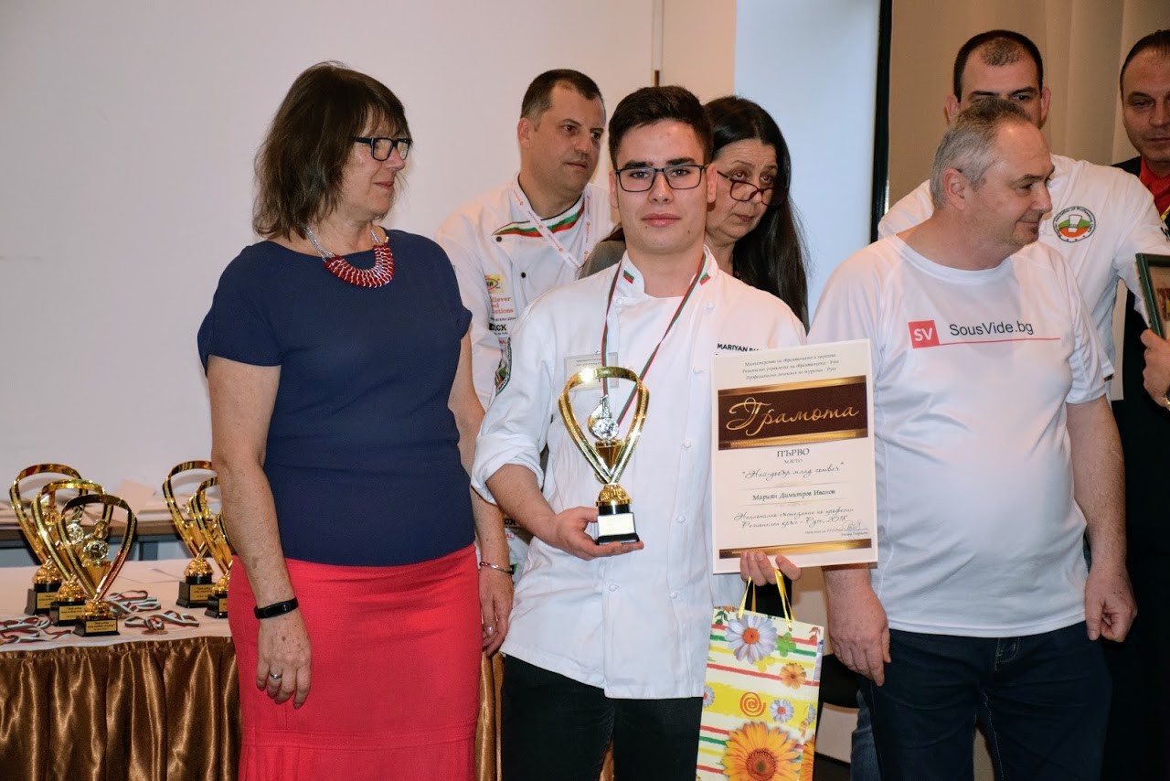 Мариан Иванов от ПГ по туризъм Русе спечели титлата `Най-добър млад готвач`