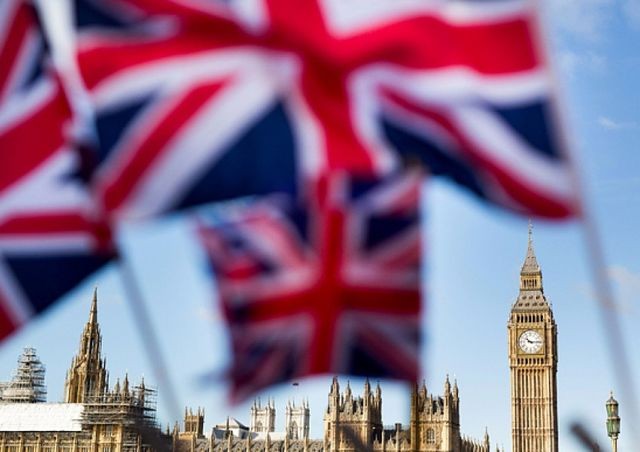 Великобритания ще поиска от ЕС да остане в митническия съюз и след Brexit