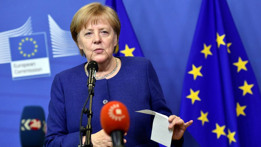 Меркел: Не може мигранти и трафиканти да избират в коя страна от ЕС да се кандидатства за бежанец