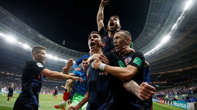 Хърватия ще играе на финала срещу Франция