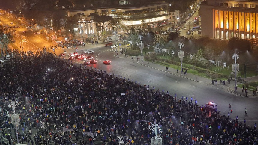 Румънци от чужбина се събират в Букурещ на протест срещу произвола на властта