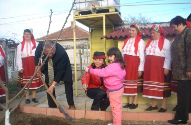 Преди 10 години: Село Екзарх Йосиф е първото с празник на ябълката 