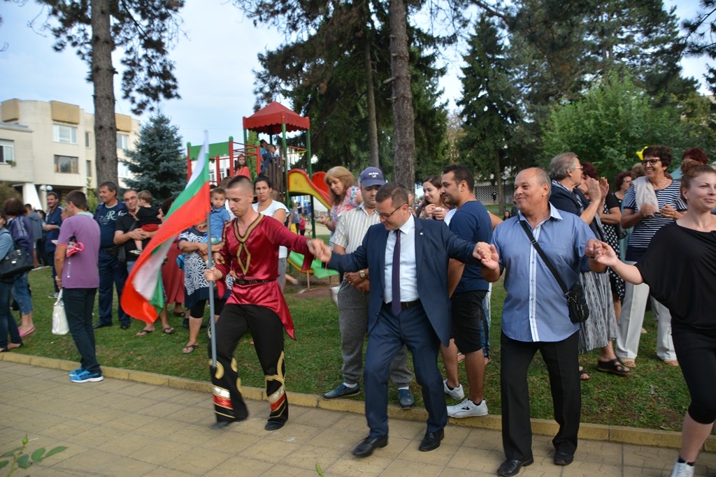  Народните представители социалисти от Русе поздравиха жителите на Община Борово за празника им.