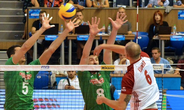 България не успя да надвие световния шампион Полша  