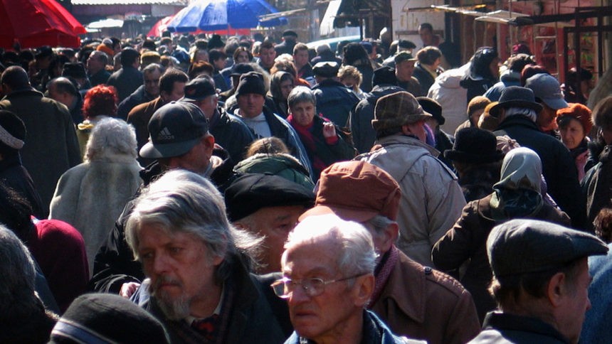 БАН: Икономическата миграция е основна причина за демографската криза в България