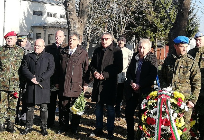 Русенци почетоха паметта на загиналия  офицерски кандидат Антон Петров