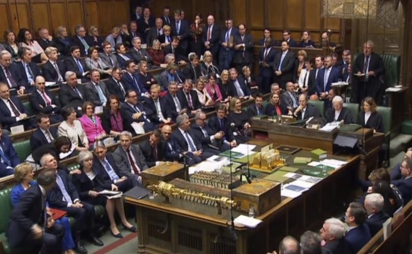 Британският парламент отхвърли споразумението за Брекзит на Тереза Мей 