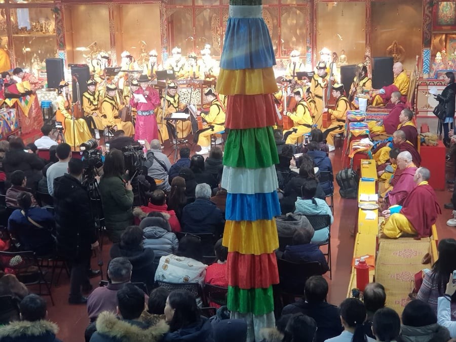 Специалисти от УМБАЛ Медика отбелязаха празника на медицинския Буда в Улан Батор