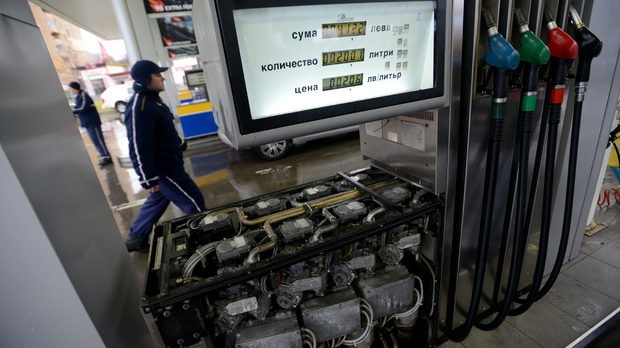 КЗК предложи амнистия за нелегалните търговци с горива 