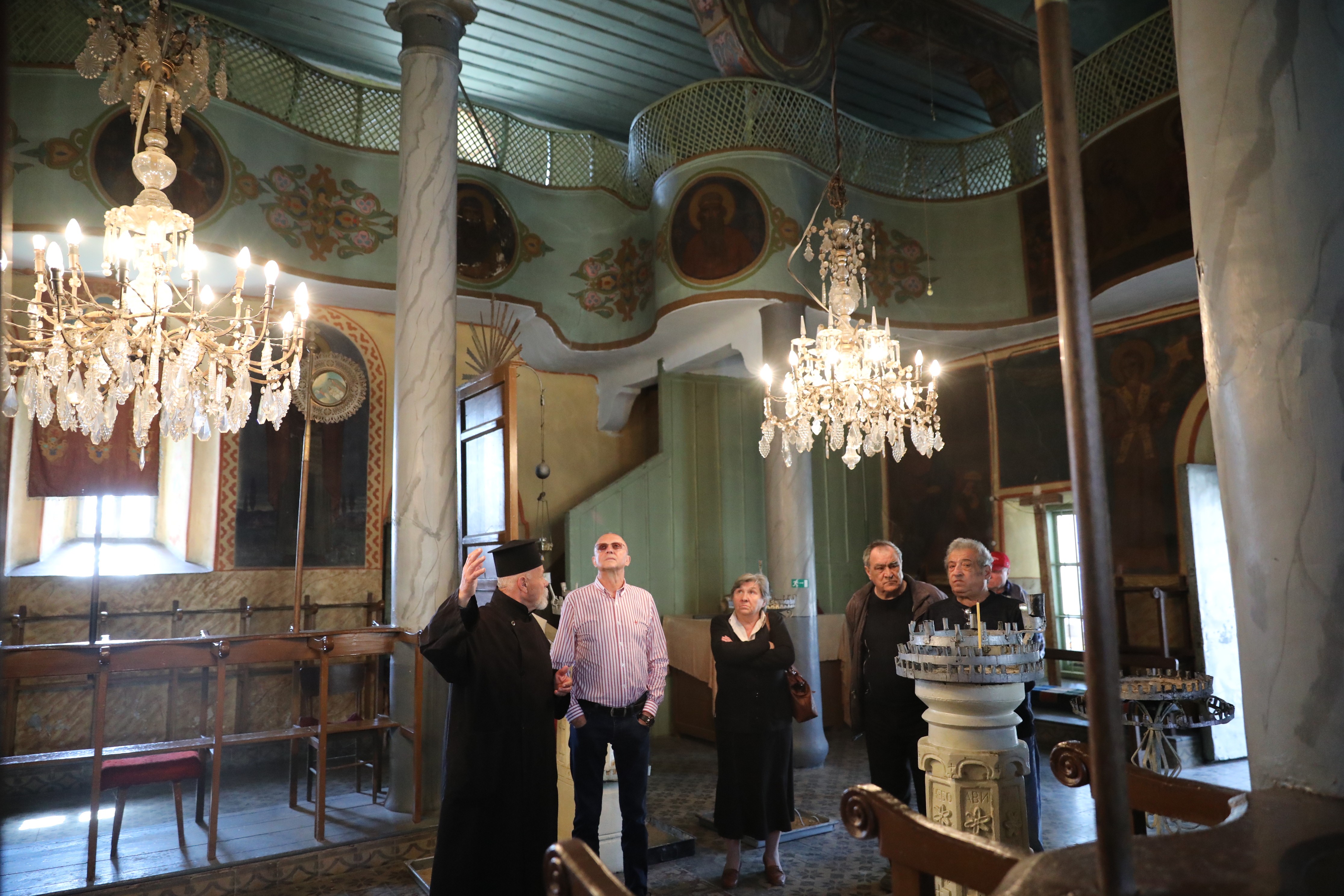 Пламен Нунев пое ангажимент да съдейства за ремонта на близо 160 - годишната църква в Червена вода