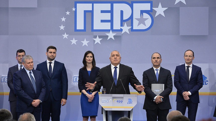 За 17 евродепутатски места се борят 318 българи: политици, руфосил и модел