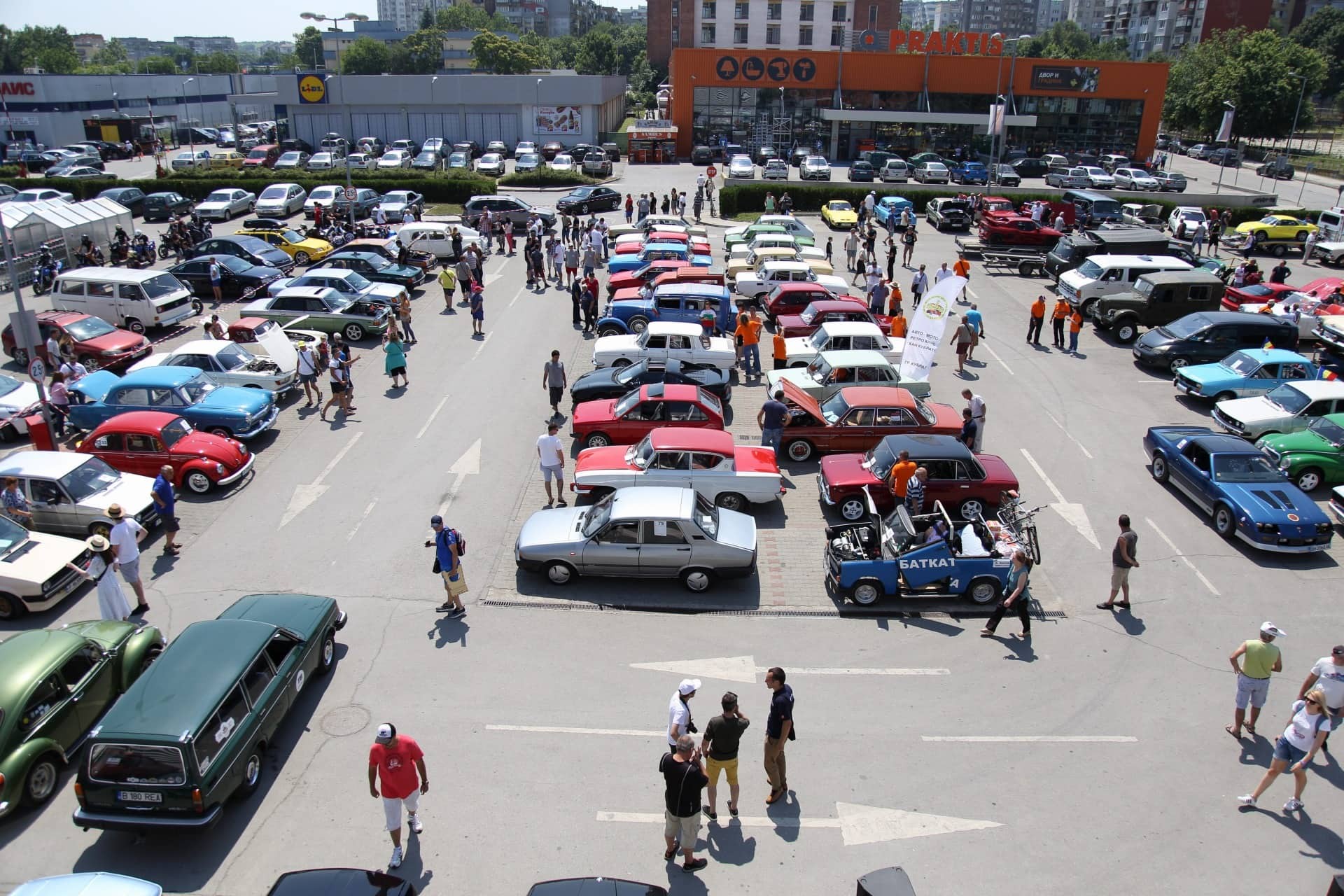 Рекорден брой участници в петия парад на ретро автомобили в Русе