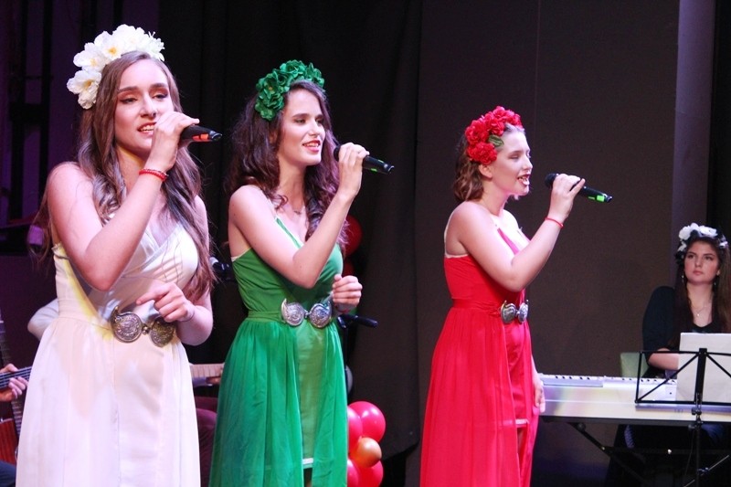 Етно група „4ЕТНО“ и вокално трио „ИДЕПЕЯ“  дебютираха в Русе
