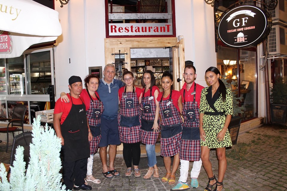     Ресторант  Good Food посрещна спортните легенди Любо Ганев, Вальо Йорданов и Камата