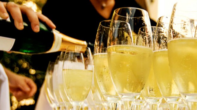 На 4 август откриват тайната за производство на шампанско 