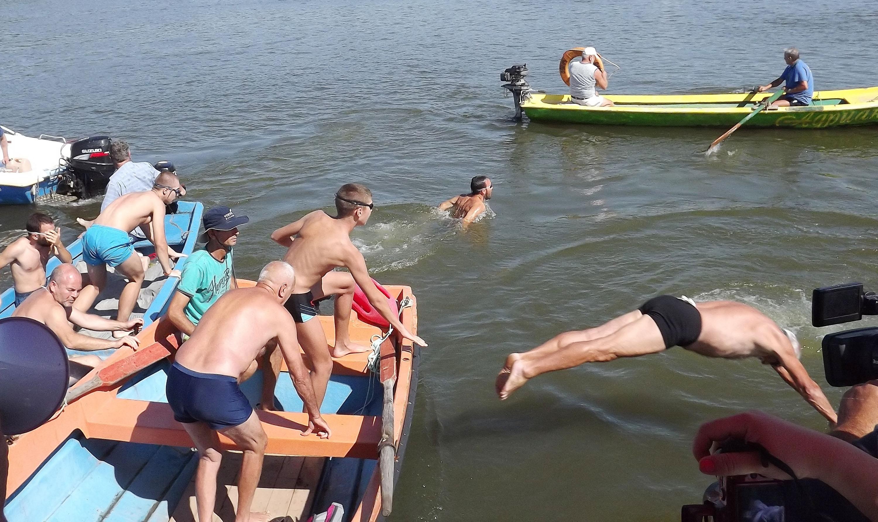 Двадесет души преплуваха Дунав в Силистра