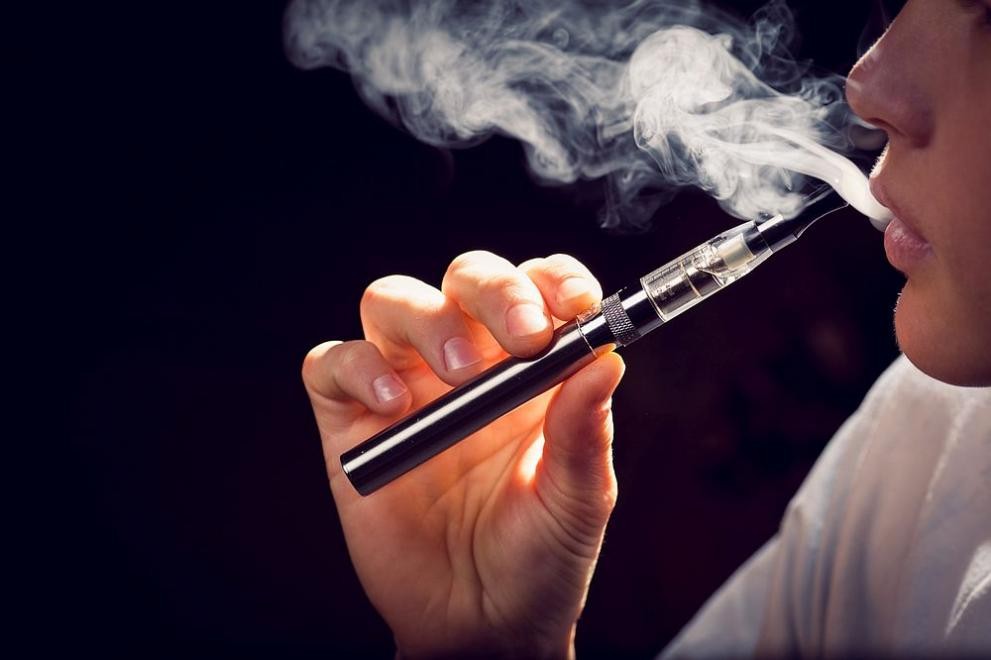 US лекари зоват за отказ от електронните цигари 