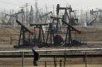 Американският суров петрол с над 5 долара повишение след атаките с дронове в Саудитска Арабия
