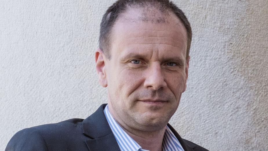 Никола Василев, изпълнителен директор на „Холдинг БДЖ“: Ръководствата на двете дружества на БДЖ умишлено бавят поръчки 