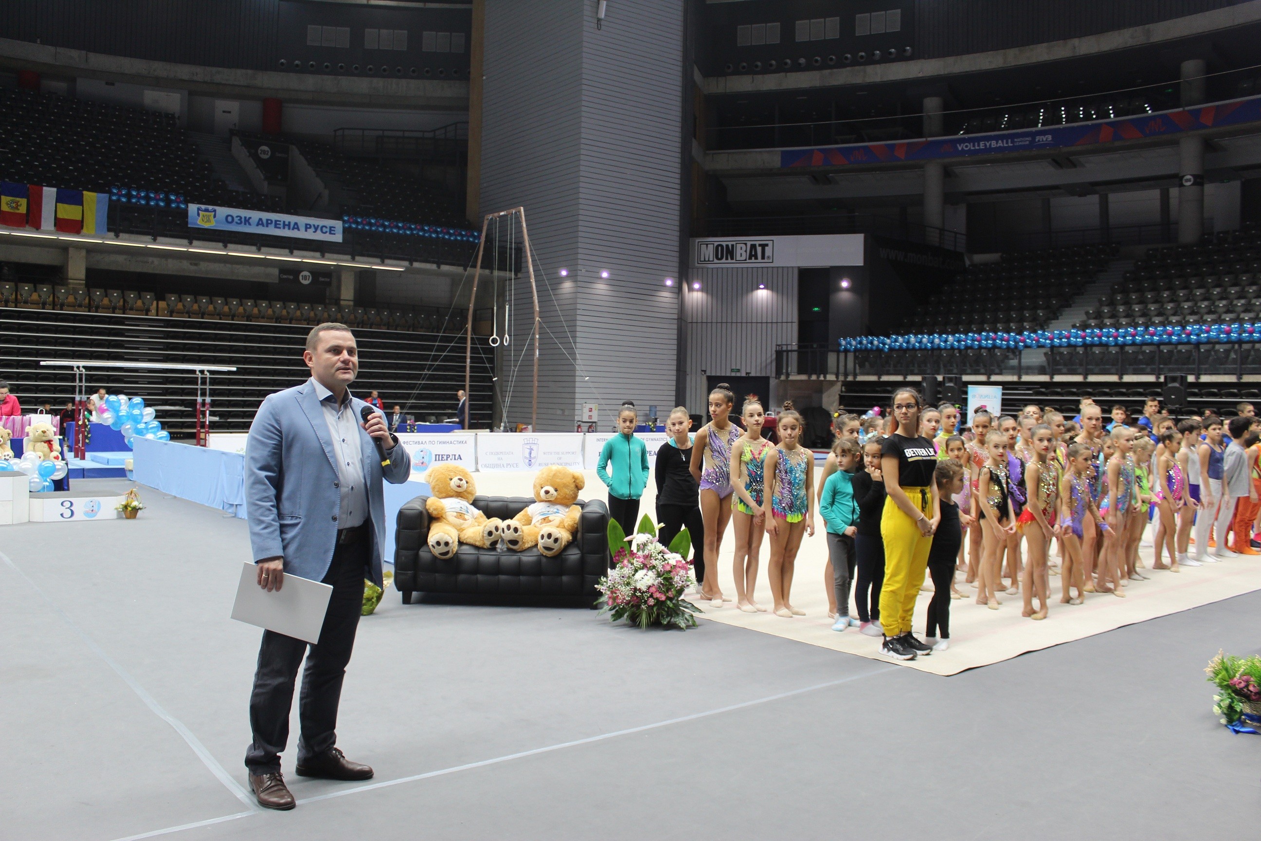 300 гимнастици от 9 държави се състезават в турнира 