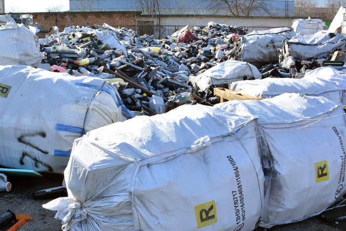 Италианският боклук от пристанищата бил за ТЕЦ-а на Ковачки 
