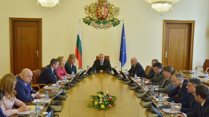 Наредбата за касовите апарати да не се приема без консенсус, нареди Борисов